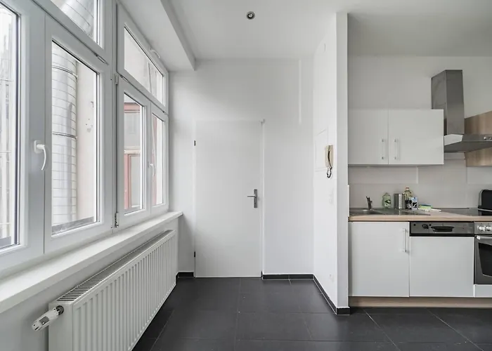 Maerzstrasse Family